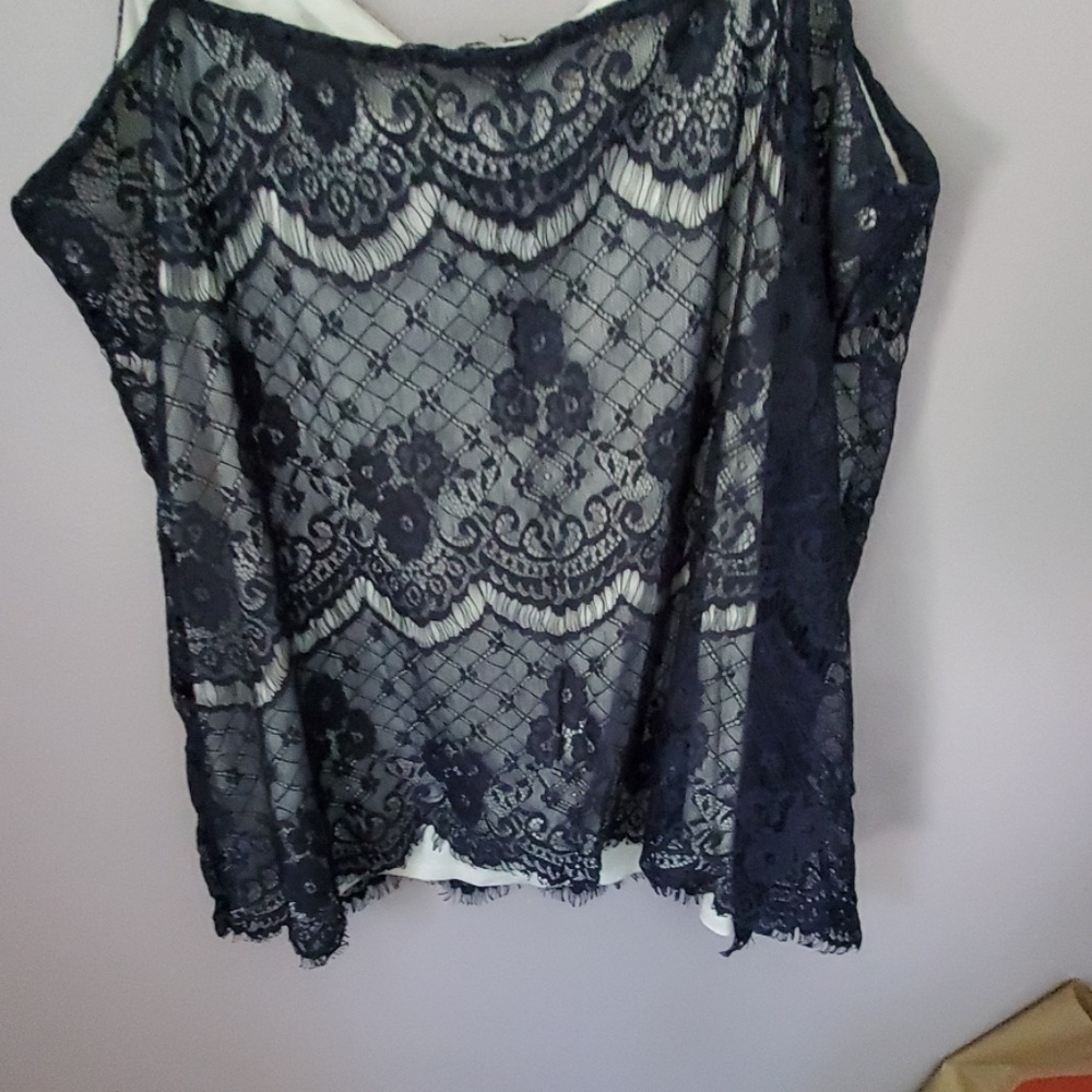Top - Picture 4 of 4